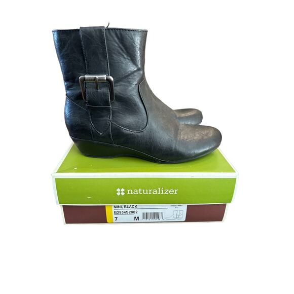 Women’s Naturalizer Mini Black Booties. Size 7 - Picture 1 of 5